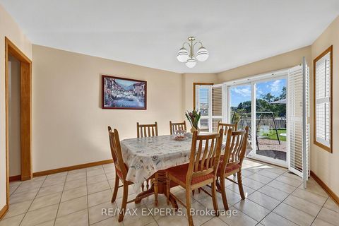 Photo 12 at 179 Bordeaux Drive, East Woodbridge, Vaughan