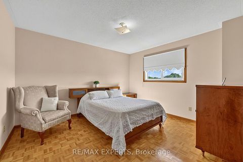 Photo 22 at 179 Bordeaux Drive, East Woodbridge, Vaughan