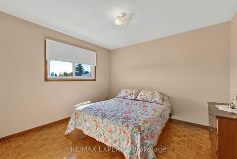 Photo 23 at 179 Bordeaux Drive, East Woodbridge, Vaughan