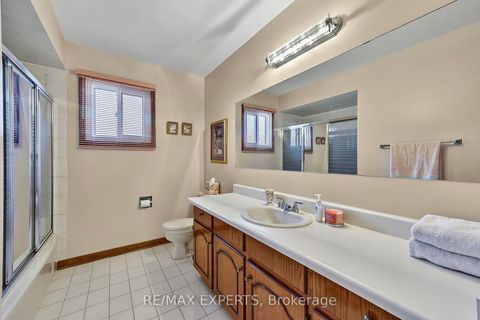 Photo 24 at 179 Bordeaux Drive, East Woodbridge, Vaughan