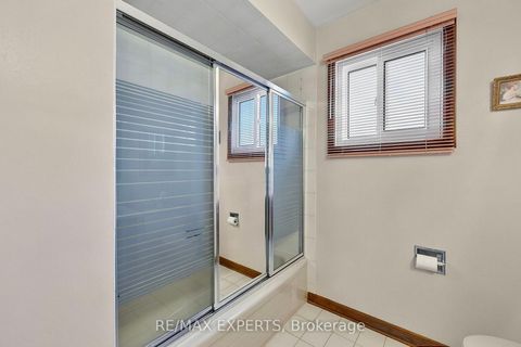 Photo 25 at 179 Bordeaux Drive, East Woodbridge, Vaughan