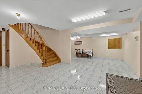 Photo 26 at 179 Bordeaux Drive, East Woodbridge, Vaughan