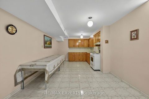 Photo 28 at 179 Bordeaux Drive, East Woodbridge, Vaughan