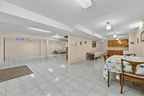 Photo 29 at 179 Bordeaux Drive, East Woodbridge, Vaughan