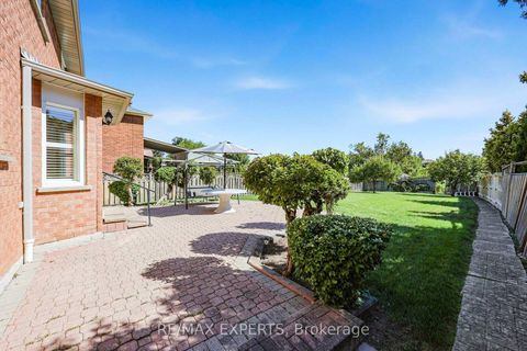 Photo 37 at 179 Bordeaux Drive, East Woodbridge, Vaughan