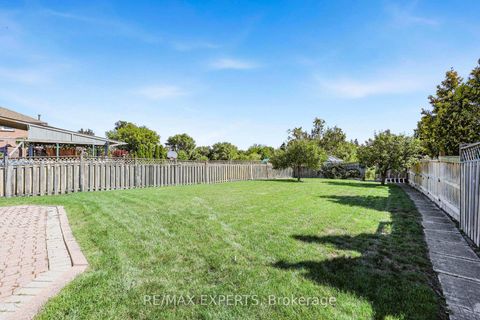 Photo 38 at 179 Bordeaux Drive, East Woodbridge, Vaughan
