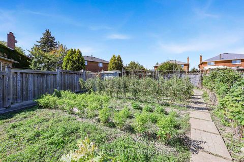 Photo 41 at 179 Bordeaux Drive, East Woodbridge, Vaughan