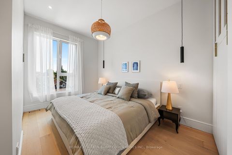 Photo 15 at 33 Lanark Avenue, Oakwood Village, Toronto
