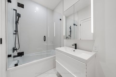 Photo 22 at 33 Lanark Avenue, Oakwood Village, Toronto