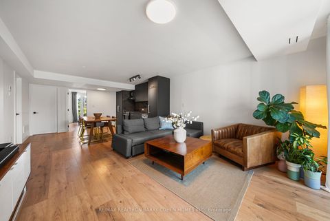 Photo 24 at 33 Lanark Avenue, Oakwood Village, Toronto