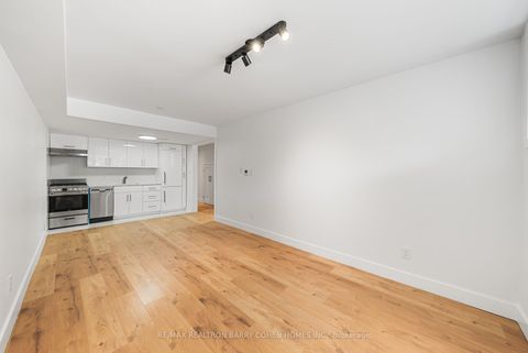 Photo 33 at 33 Lanark Avenue, Oakwood Village, Toronto