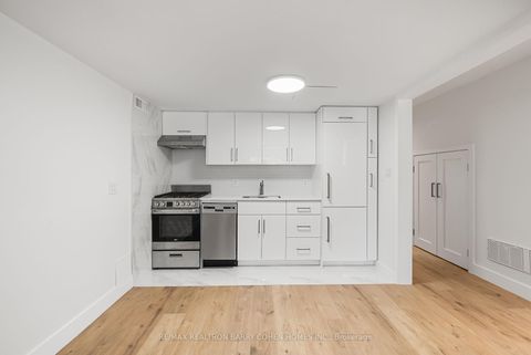 Photo 34 at 33 Lanark Avenue, Oakwood Village, Toronto