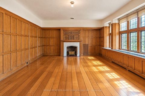 Photo 5 at 372 Old Yonge Street, Windfields, Toronto