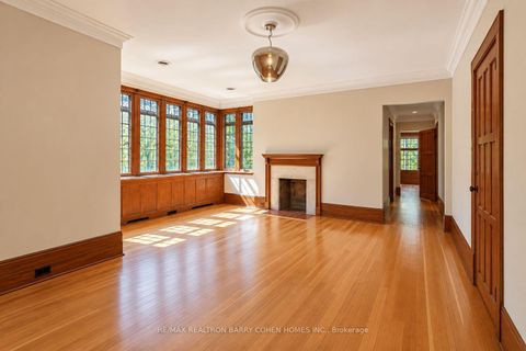 Photo 14 at 372 Old Yonge Street, Windfields, Toronto