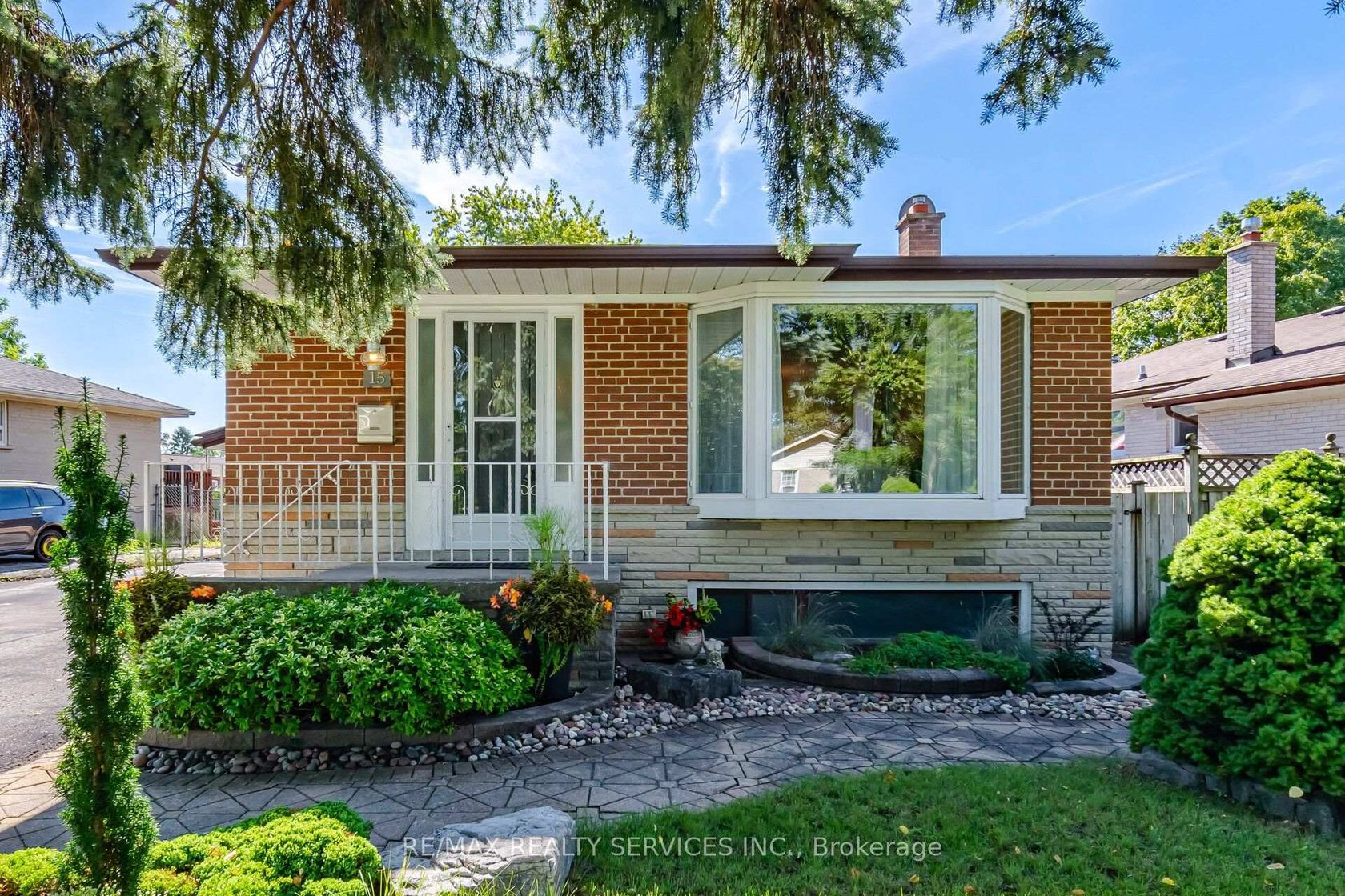 15 Shoreview Drive, West Hill, Toronto photo number 2