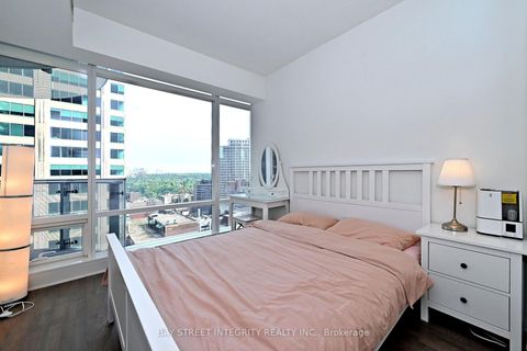 Photo 17 at 1512 - 1 Bloor Street E, Yonge Corridor, Toronto