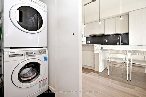 Photo 20 at 1512 - 1 Bloor Street E, Yonge Corridor, Toronto