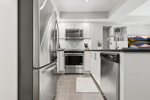 Photo 6 at 102 - 3 Applewood Lane, Etobicoke West Mall, Toronto