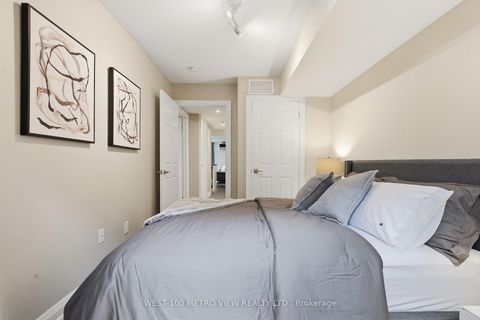 Photo 11 at 102 - 3 Applewood Lane, Etobicoke West Mall, Toronto