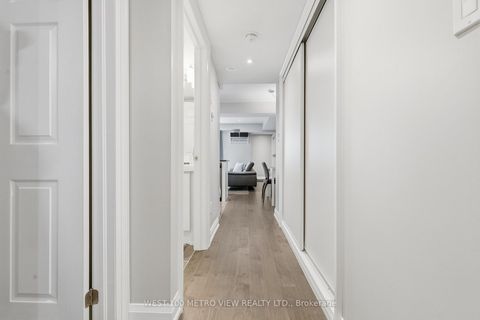 Photo 13 at 102 - 3 Applewood Lane, Etobicoke West Mall, Toronto
