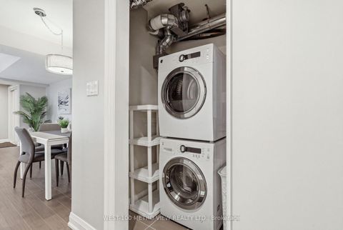 Photo 15 at 102 - 3 Applewood Lane, Etobicoke West Mall, Toronto