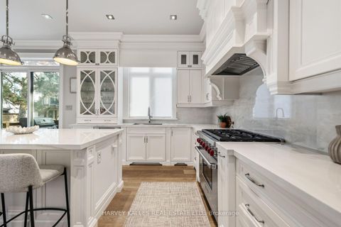 Photo 11 at 523 Vesta Drive, Forest Hill South, Toronto