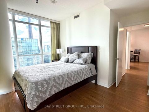 Photo 10 at 4602 - 65 Bremner Boulevard, Waterfront Communities C1, Toronto