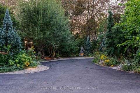 Photo 4 at 25 Bellehaven Crescent, Scarborough Village, Toronto