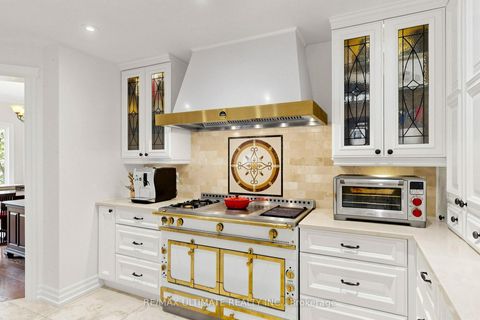 Photo 10 at 25 Bellehaven Crescent, Scarborough Village, Toronto