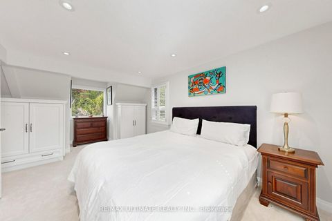 Photo 15 at 25 Bellehaven Crescent, Scarborough Village, Toronto