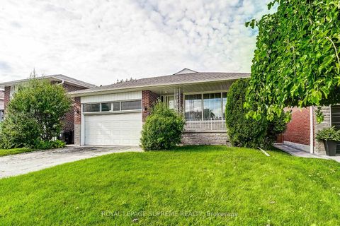 Photo 2 at 100 Summitcrest Drive, Richview, Toronto