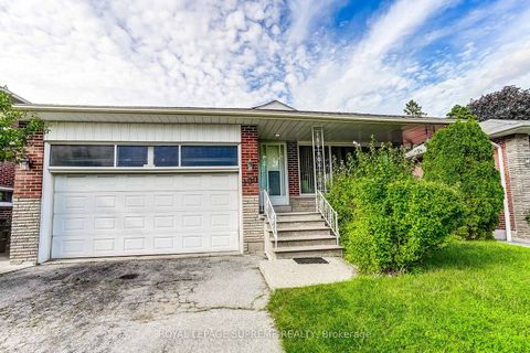 Photo 3 at 100 Summitcrest Drive, Richview, Toronto