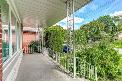 Photo 4 at 100 Summitcrest Drive, Richview, Toronto