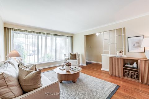 Photo 10 at 100 Summitcrest Drive, Richview, Toronto