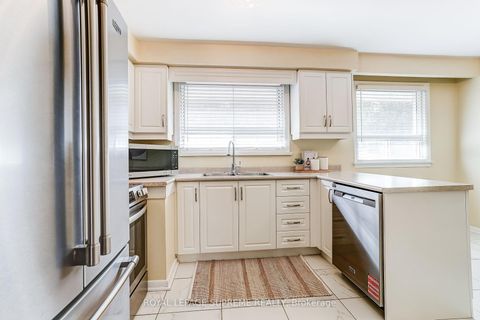 Photo 14 at 100 Summitcrest Drive, Richview, Toronto