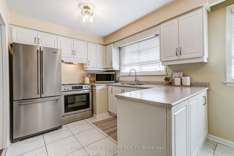 Photo 15 at 100 Summitcrest Drive, Richview, Toronto