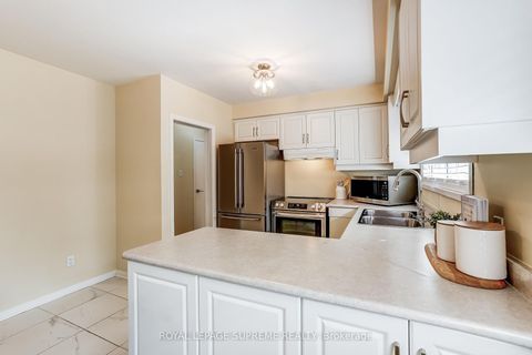 Photo 16 at 100 Summitcrest Drive, Richview, Toronto