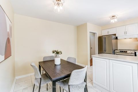 Photo 18 at 100 Summitcrest Drive, Richview, Toronto