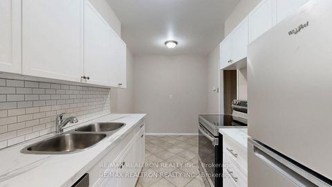 Photo 8 at 212 - 350 Seneca Hill Drive, Don Valley Village, Toronto