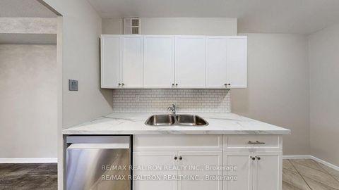 Photo 9 at 212 - 350 Seneca Hill Drive, Don Valley Village, Toronto
