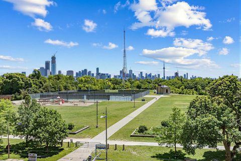 Photo 4 at TH1 - 288 St Clair Avenue W, Forest Hill South, Toronto