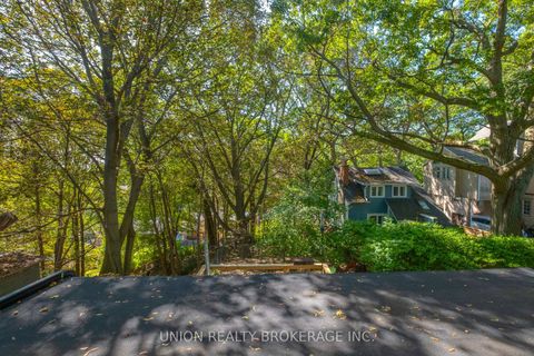 Photo 12 at 28 Victoria Park Avenue, The Beaches, Toronto