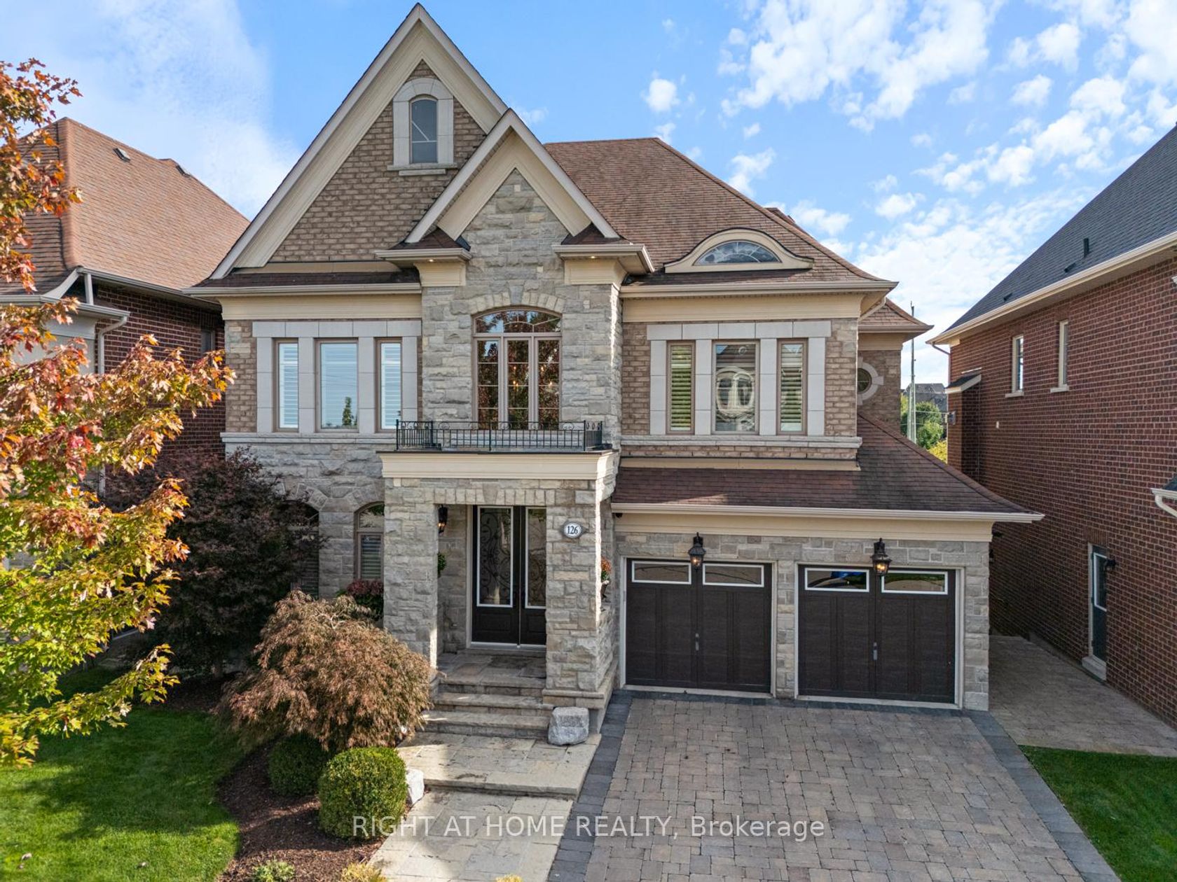 126 Vines Place, Bayview Southeast, Aurora photo number 2