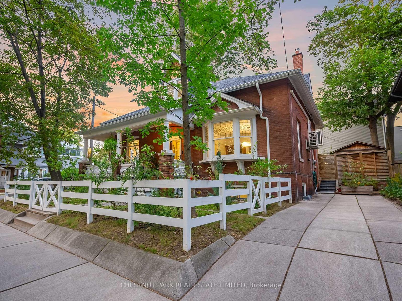 139 Hammersmith Avenue, The Beaches, Toronto photo 6