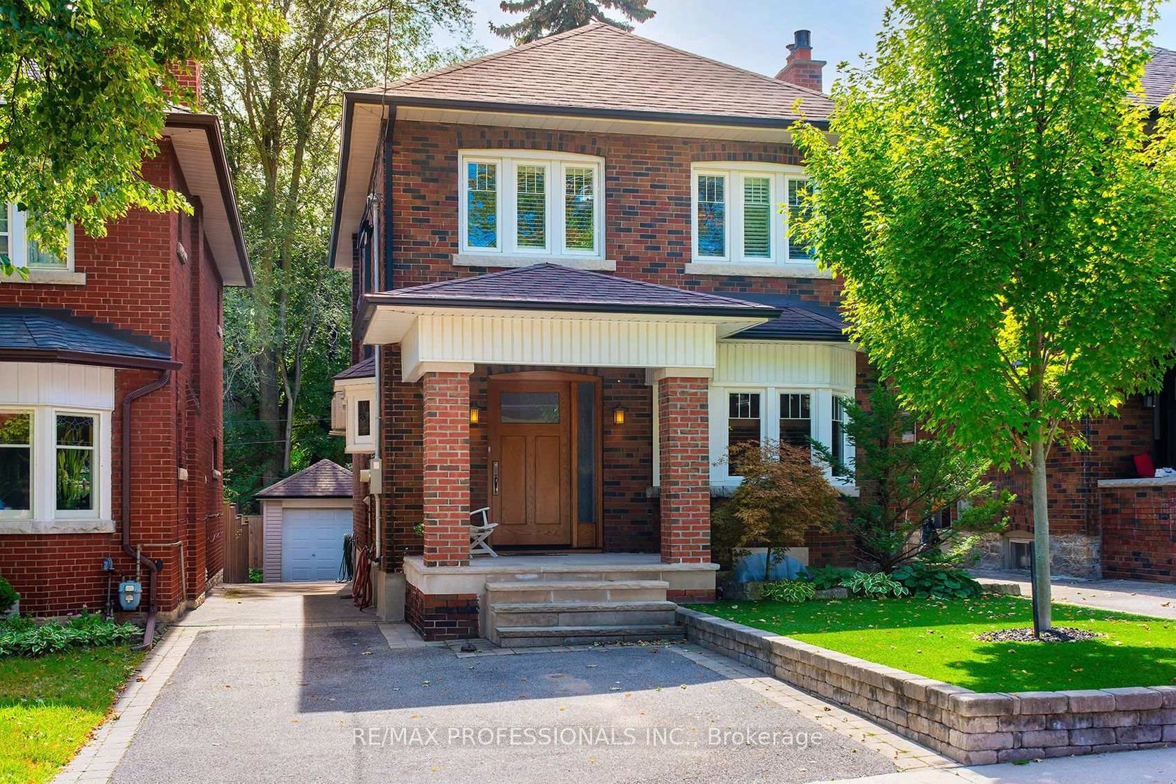 15 Idyllwood Crescent, High Park North, Toronto photo 6
