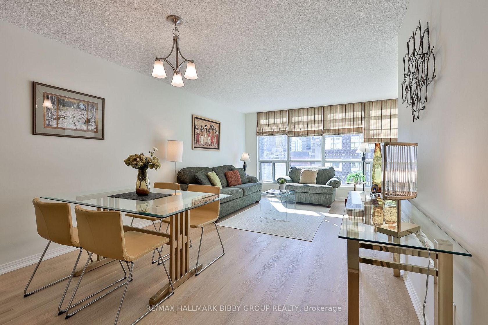 1103 - 942 Yonge Street, Annex, Toronto by Loree Meneguzzi Real Estate 1103 - 942 Yonge Street, Annex, Toronto