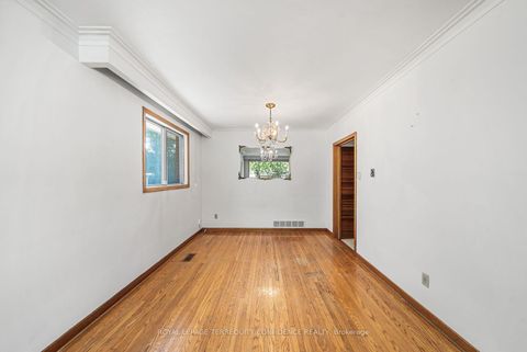 Photo 9 at 265 Horsham Avenue, Willowdale West, Toronto