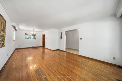 Photo 12 at 265 Horsham Avenue, Willowdale West, Toronto
