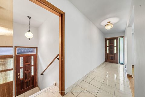 Photo 14 at 265 Horsham Avenue, Willowdale West, Toronto