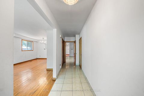 Photo 15 at 265 Horsham Avenue, Willowdale West, Toronto